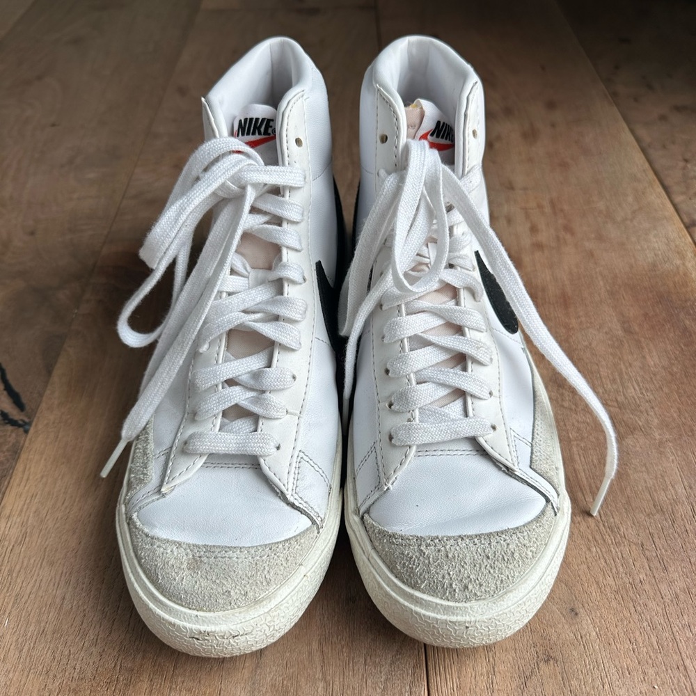 Nike White and Black High-Tops